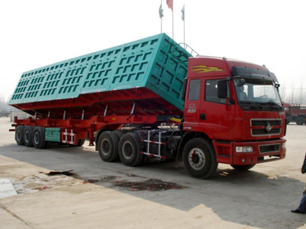 自卸车