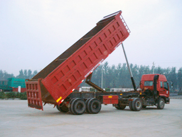 自卸车