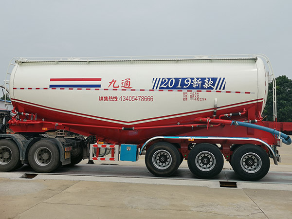 罐式运输半挂车